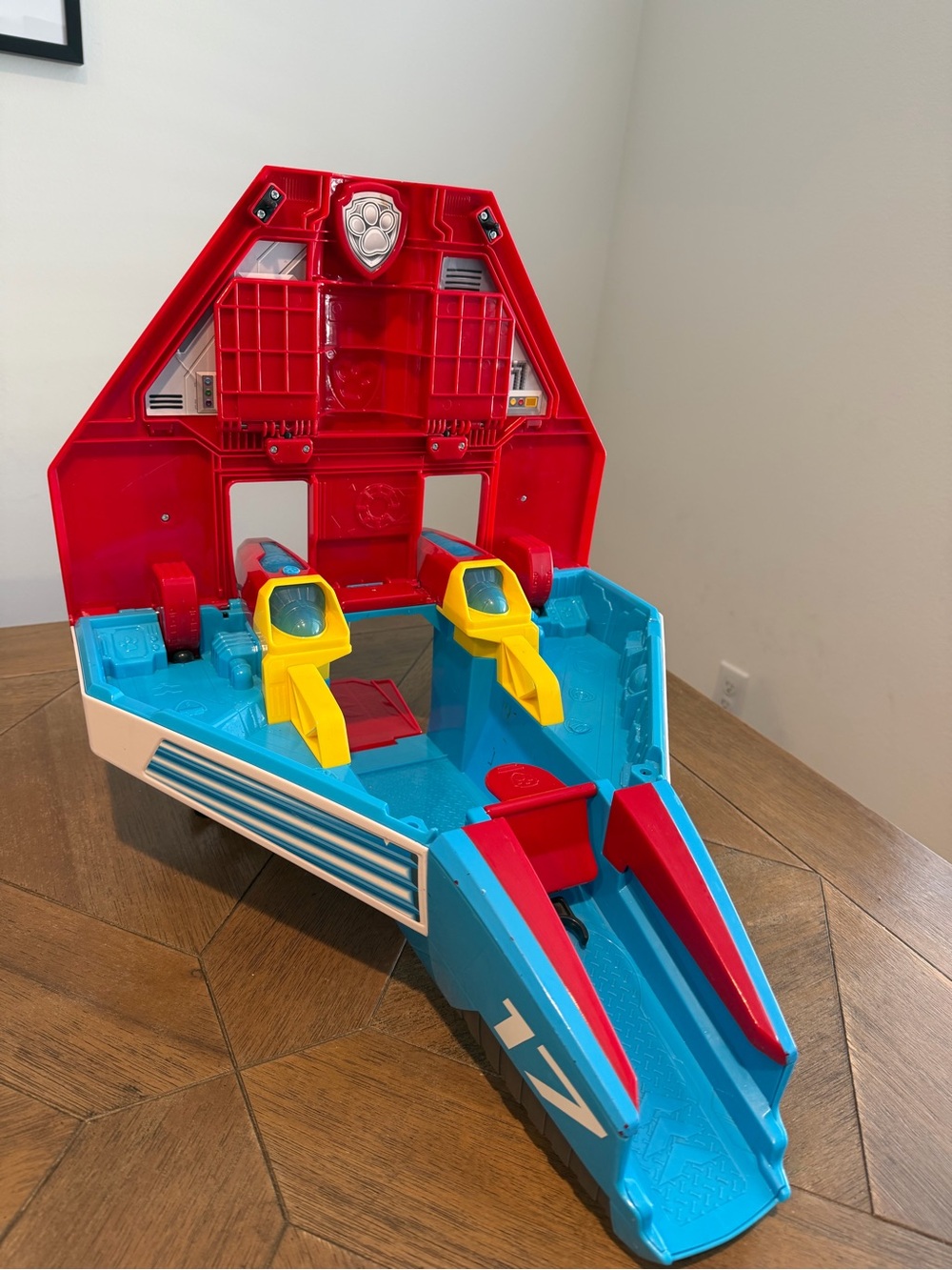 Paw Patrol Mighty Pups Super Jet Command Center 2 in 1 transforming w/ lights
